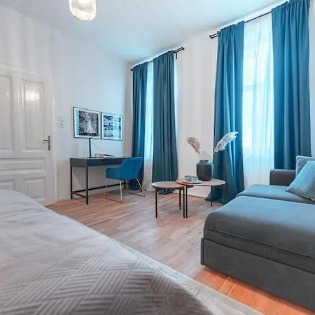 City Appartement Wagram Am Hauptbahnhof Sankt Poelten Exterior photo